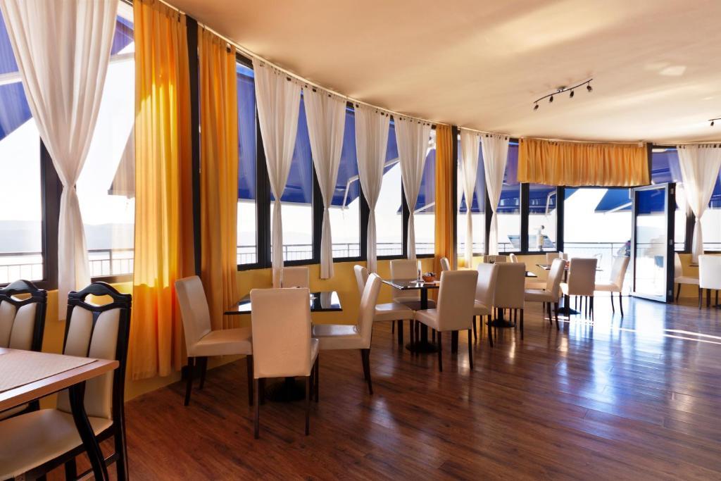 Hotel Flanona Пломин Экстерьер фото